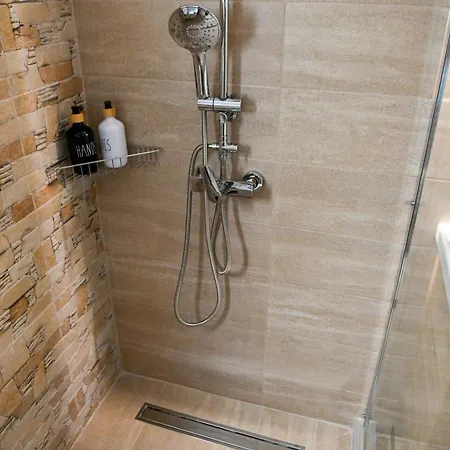 Vayas Residences - Legacy 公寓